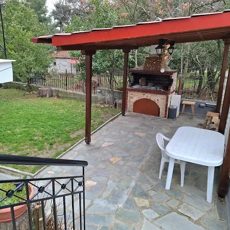 Mountain Paradise House Lailias 公寓